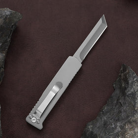 10MOONS knife fully opened to 9.1 inches for extended reach.