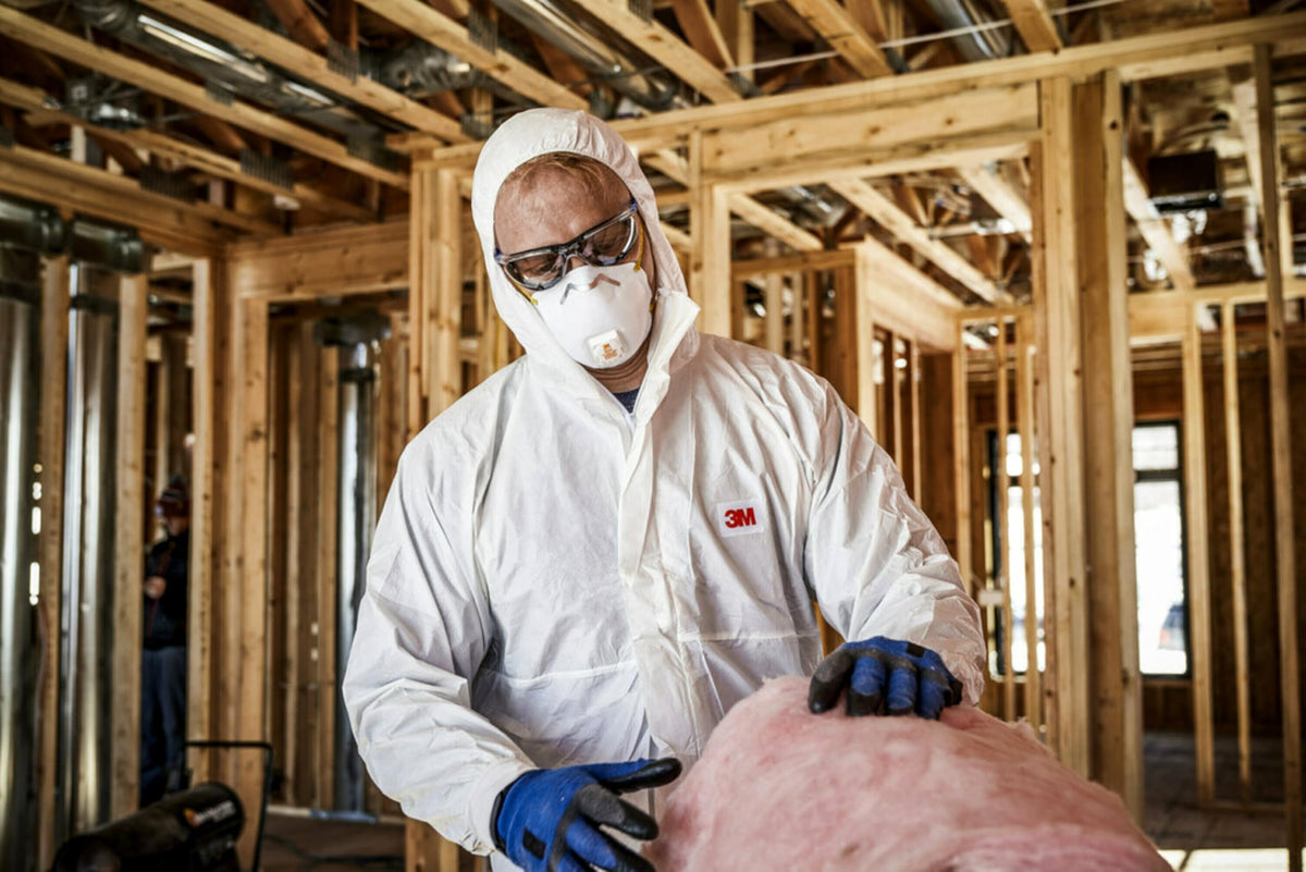 3M 8511 helps filter dust pollen and mold spores in dusty environments