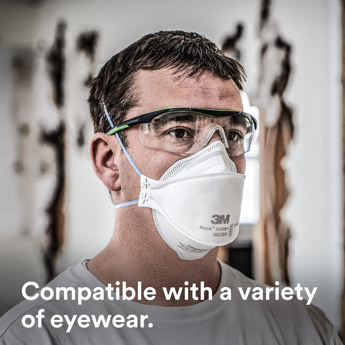 3M Aura 9205+ embossed top panel reduces eyewear fogging.