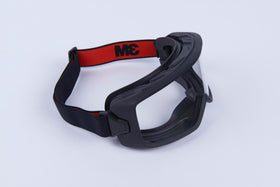 Close up of TPV shroud on 3M GoggleGear GG3301-SGAF highlighting comfortable fit
