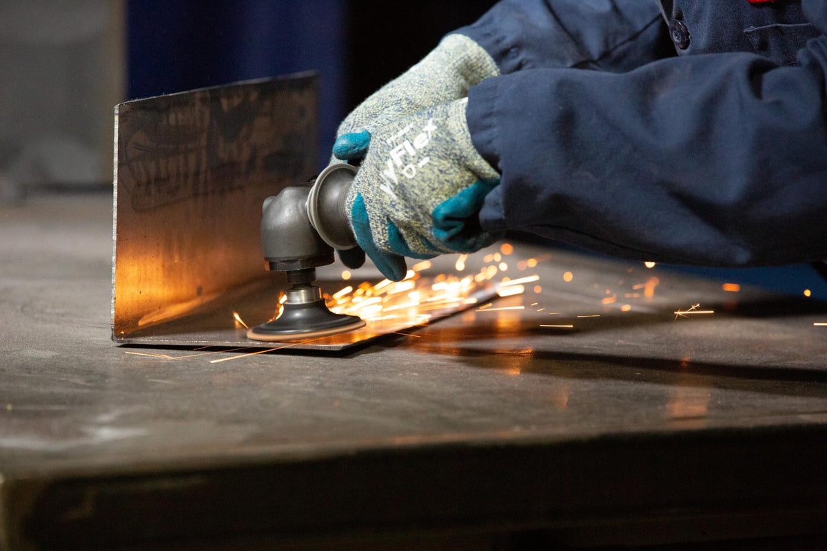 3M Scotch-Brite Roloc Disc side view shows conformable abrasive for contoured surfaces