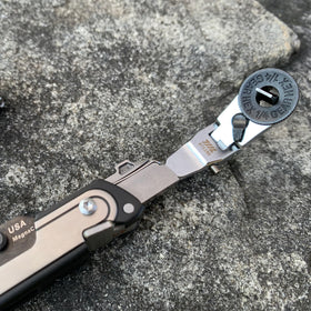 711L 180-degree flex-head reaches awkward angles with ease.