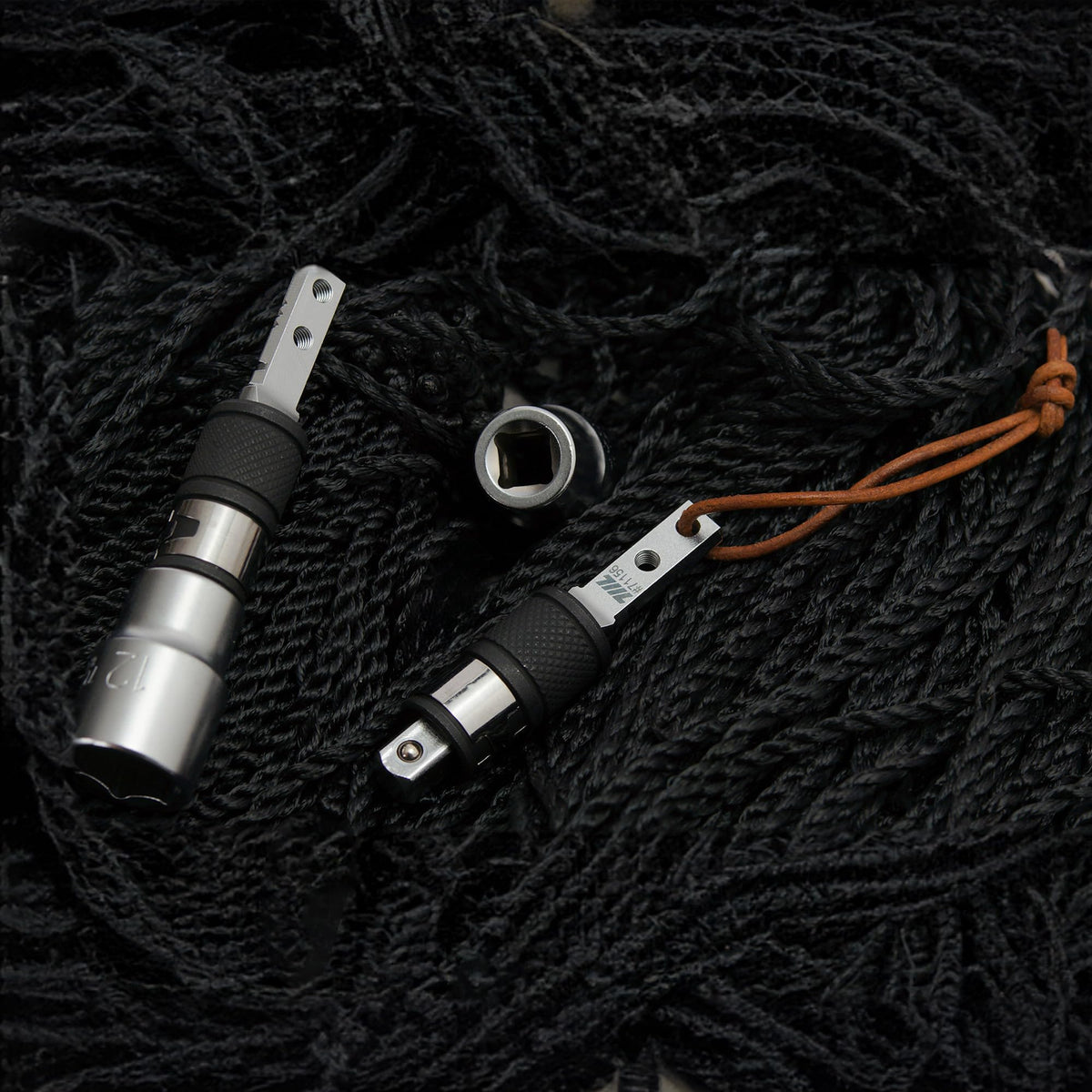 711L compact-edc-kit saves space in daily carry.