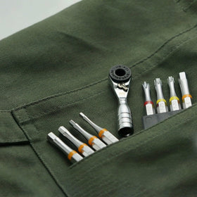 711L compact tool shown with extension capability for versatility.