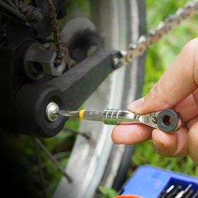 EDC-ready 711L wrench with hex shank compatibility for quick setup.