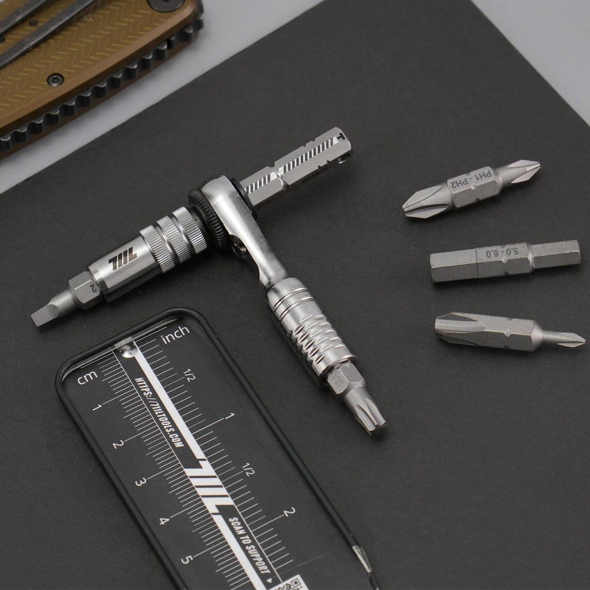711L Mini Ratchet Wrench TG diamond-cut texture on bit holder improves grip