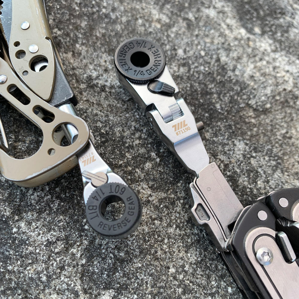 711L compact profile prevents interference with folded Skeletool.