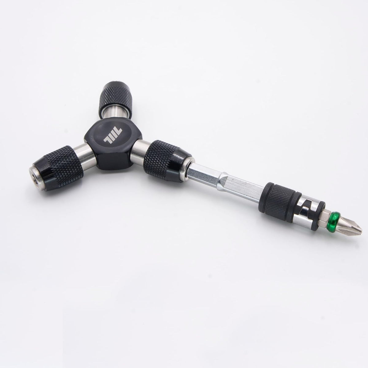 711L sleek-matte-finish extension feels durable and ready for frequent use.