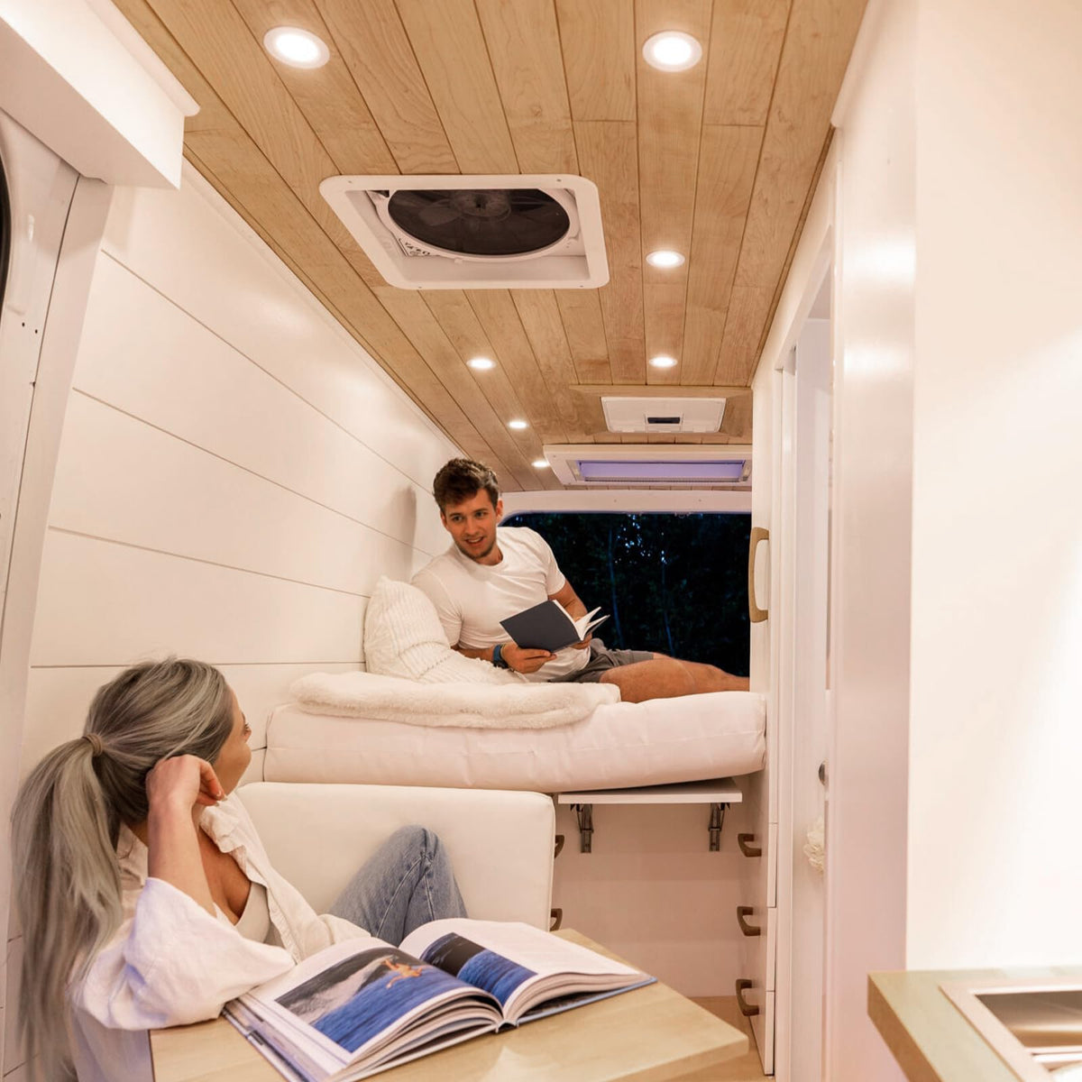 Acegoo RV light CRI 90+ close-up highlighting true color rendering.
