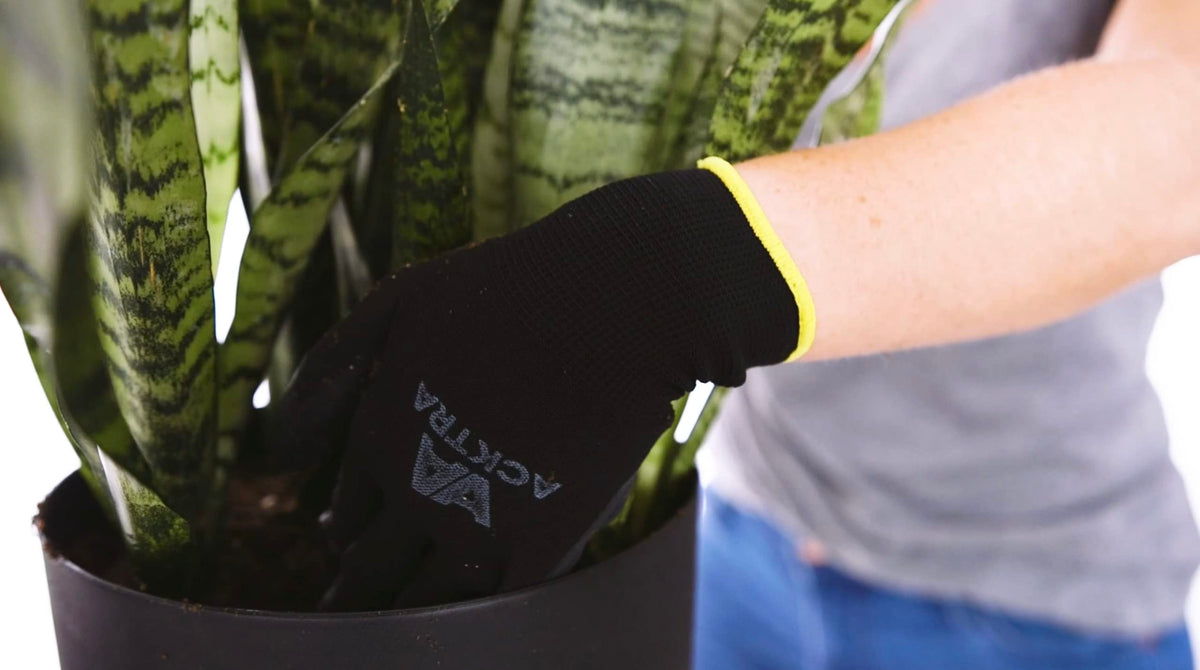 ACKTRA WG002 fingers maintain tactile feel for precision tasks