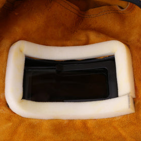 Acogedor welding mask hook closure enables quick wearing and removal.
