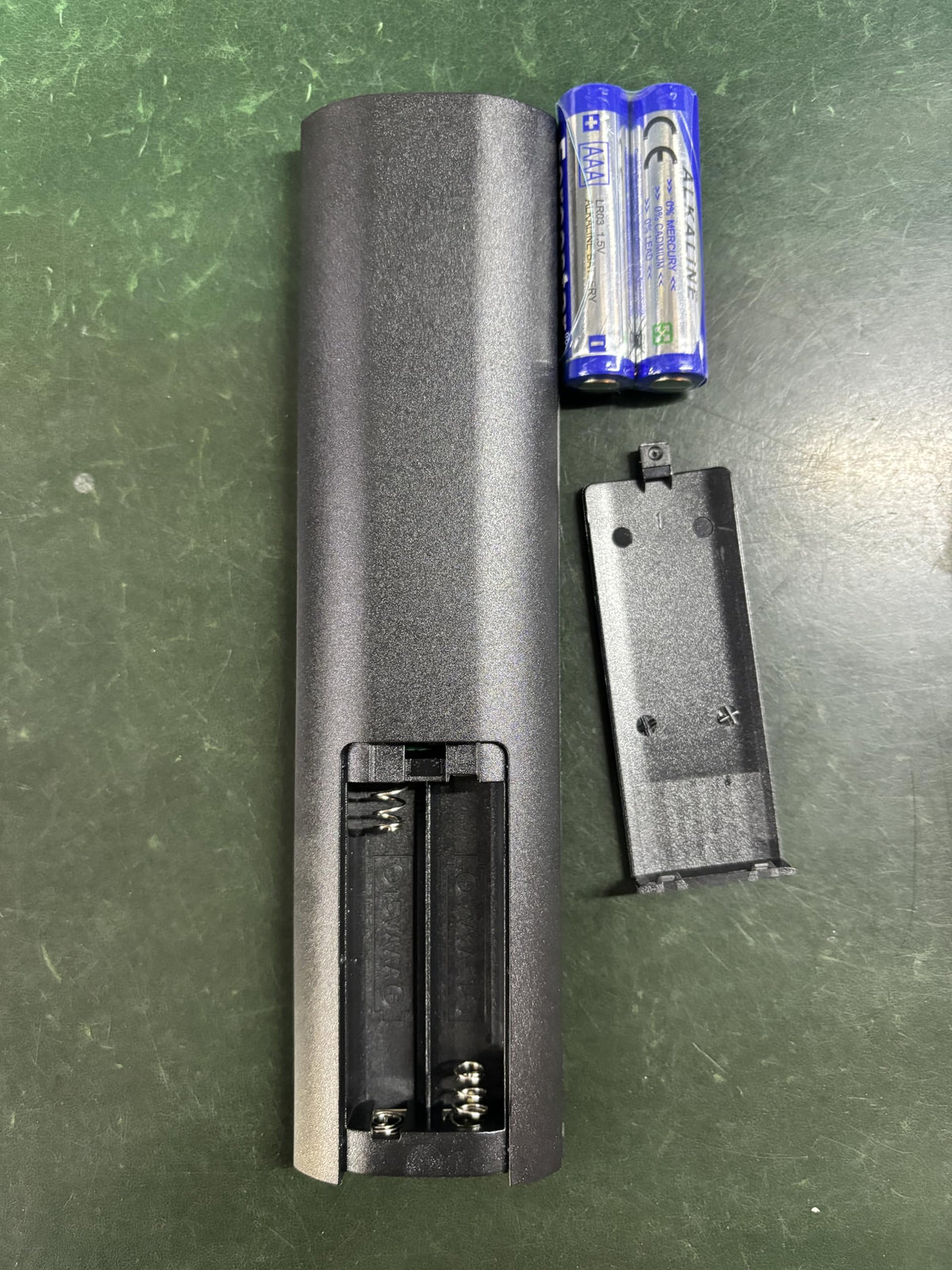 optional accessories including replacement bulbs and extension cords
