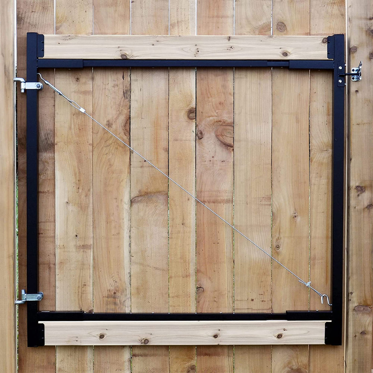 AG72LTP-ZR0110 post hinges illustrate secure mounting for dependable operation.