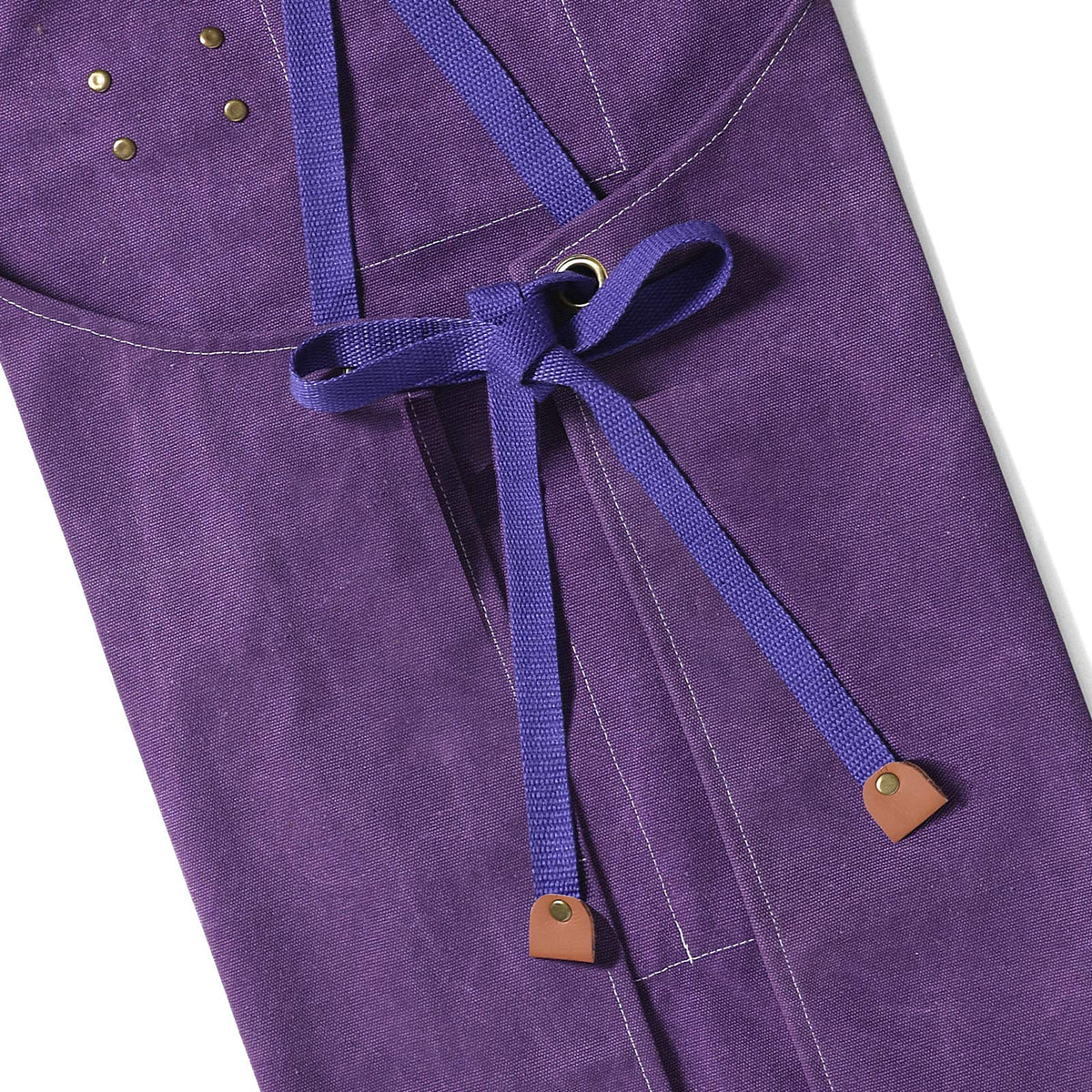 AFUN unisex oversized apron fits most users with adjustable sizing.