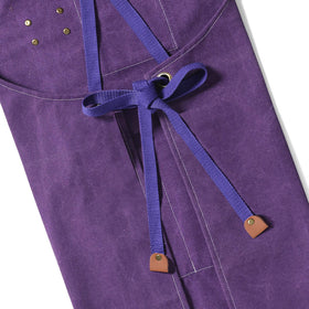 AFUN unisex oversized apron fits most users with adjustable sizing.