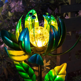 AIINY cracked crystal ball LED illuminator casts romantic shadows along your walkway.