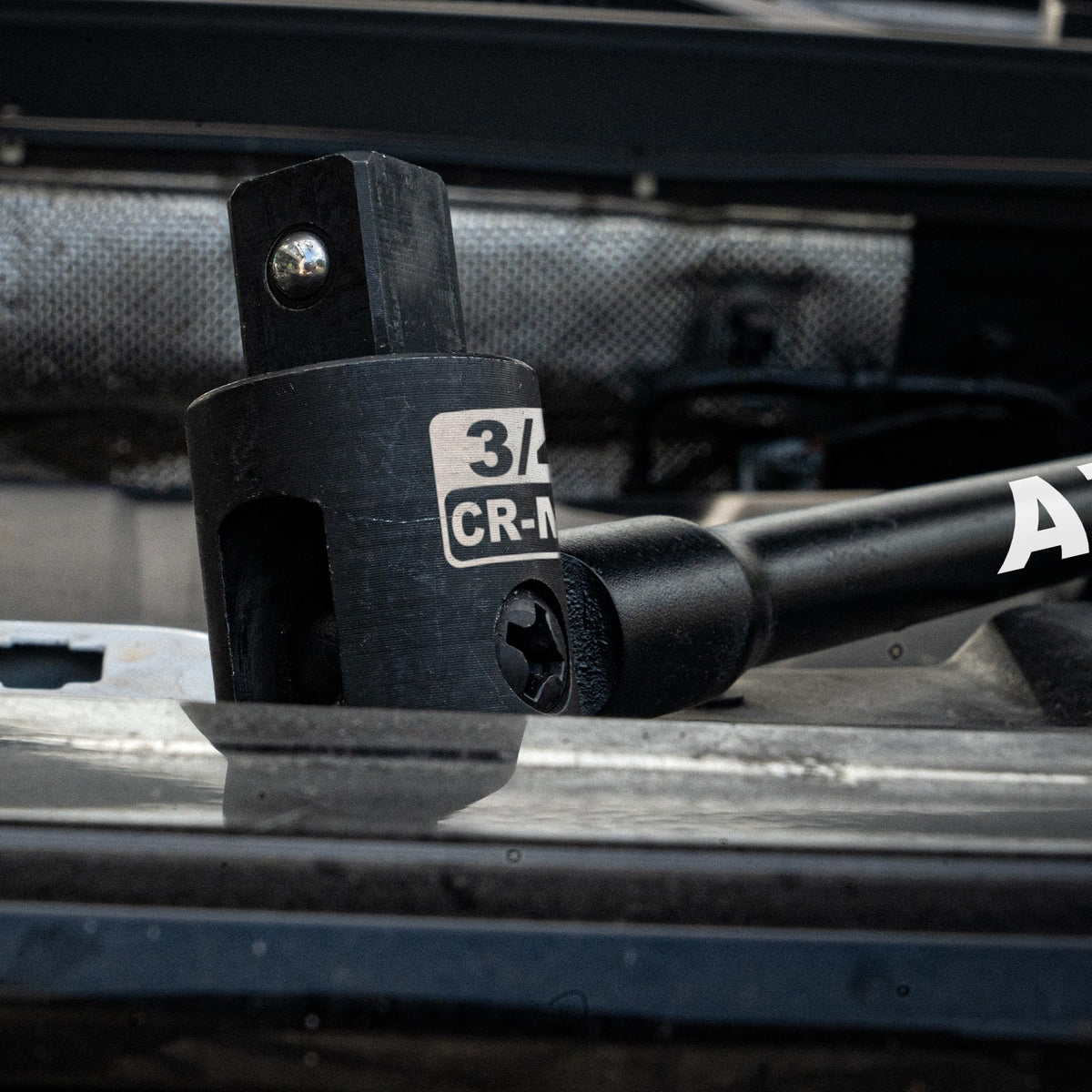 Aiourx spring loaded ball bearing securely holds sockets