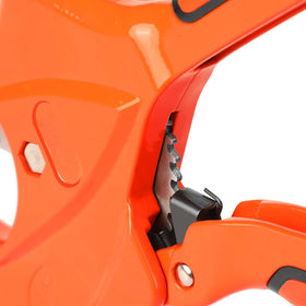 AIRAJ ergonomic rubber handle provides comfortable grip during long tasks