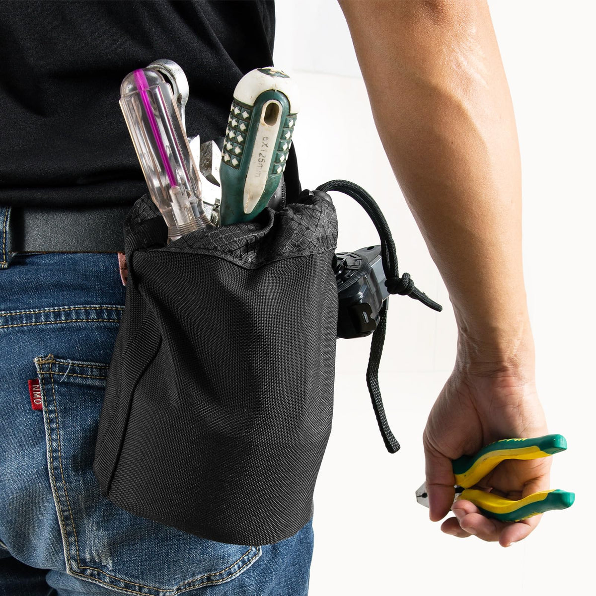 AJFHKJ practical gift tool pouch for travelers and DIYers.