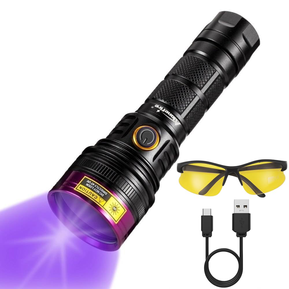 ALONEFIRE SV18 emits 365nm UV light for high-contrast detection.