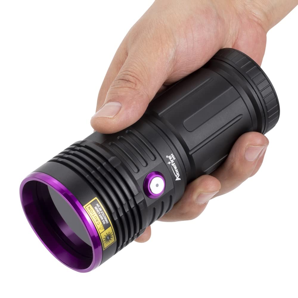 ALONEFIRE SV84 ideal for pet urine detection and scorpion spotting.