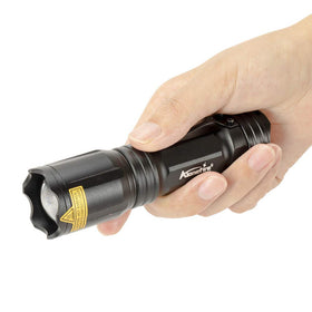 ALONEFIRE X004 zoomable beam transitions from flood to spotlight.