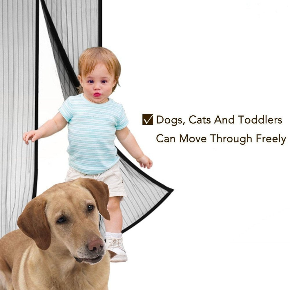 Aloudy pets-friendly doorway lets pets pass easily in and out.