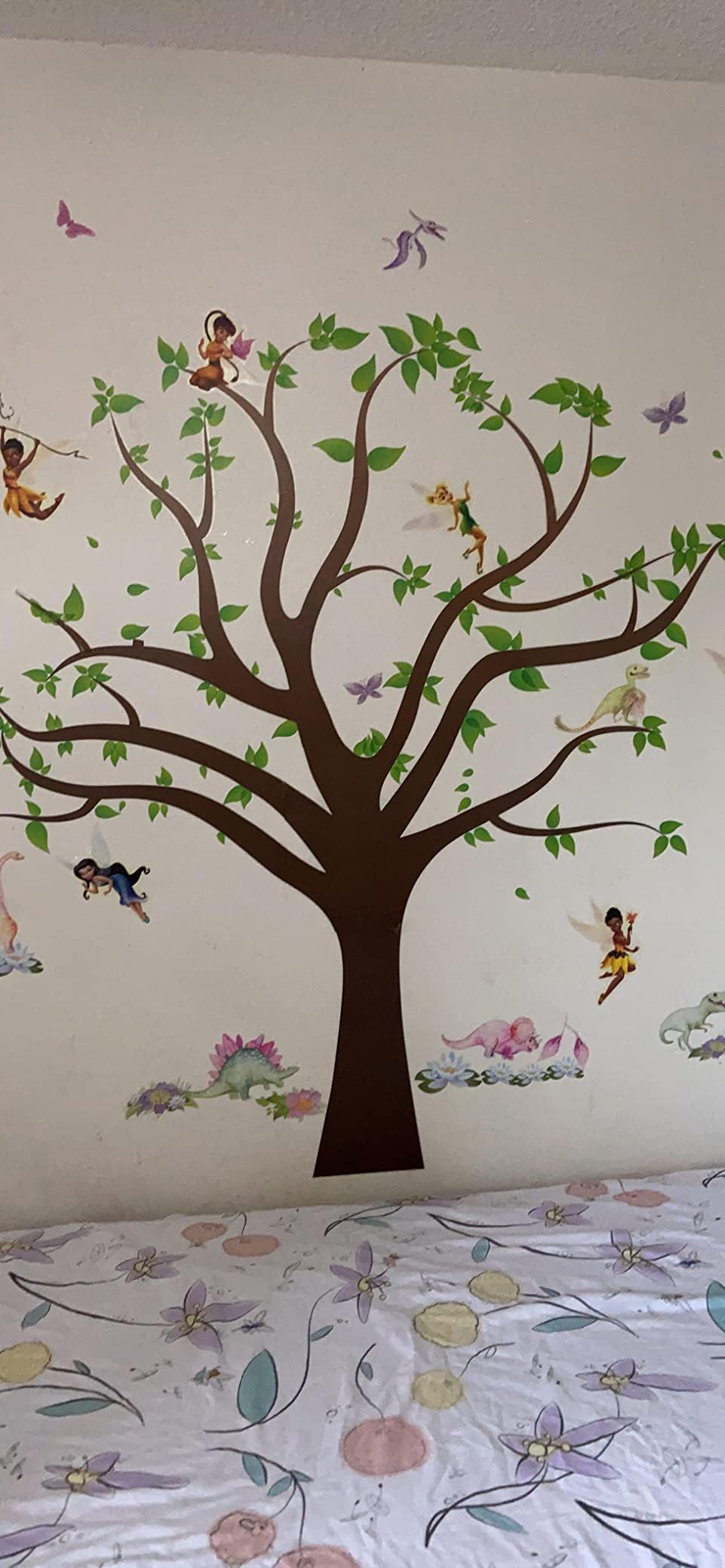 AM AMAONM eight-sheet set helps you craft a large tree across multiple surfaces.