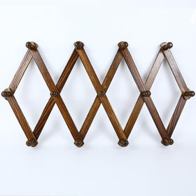 AMAPON 13 pegs hold coats, bags, and accessories for neat storage
