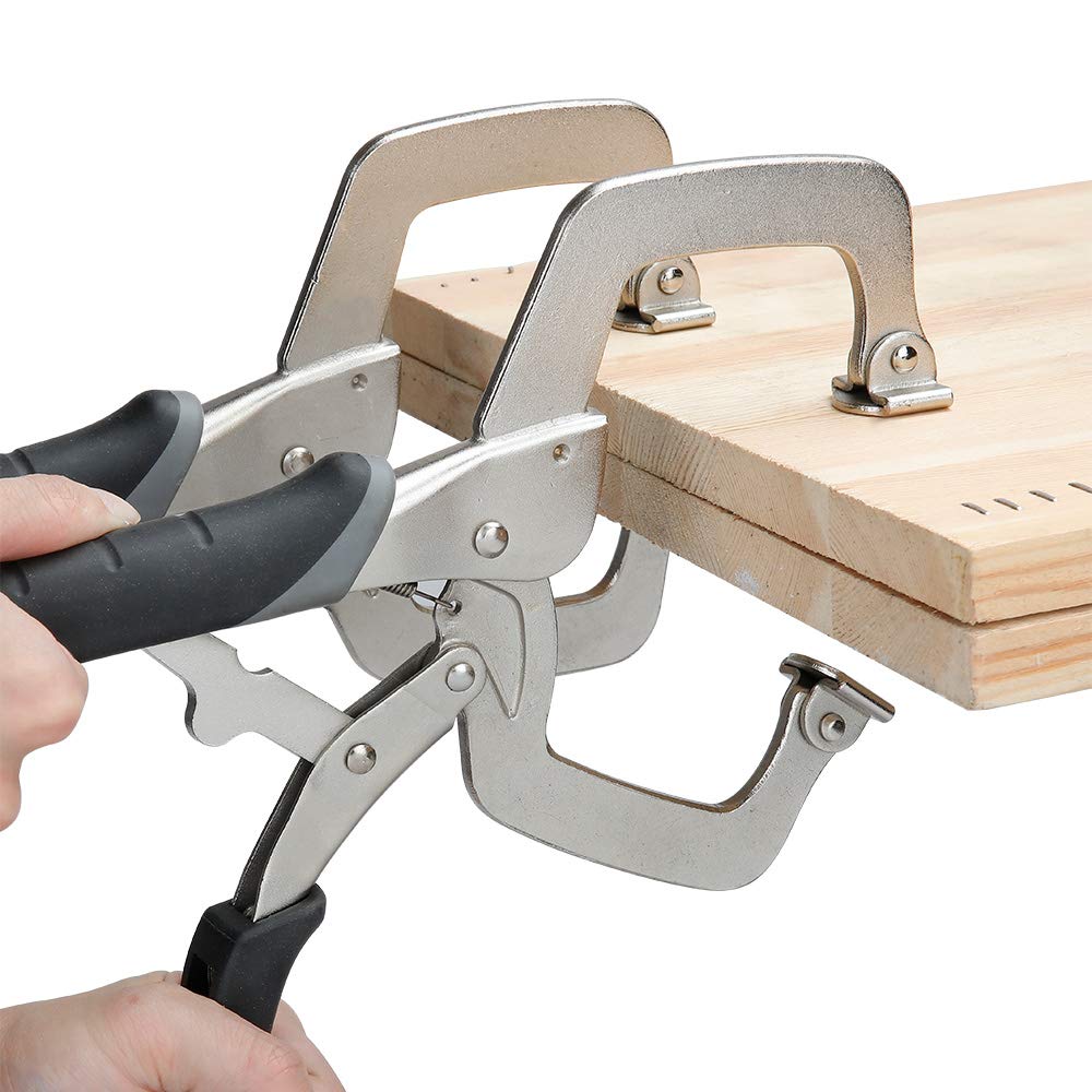 Compact 11x5x0.6 inch body supports portable setups.