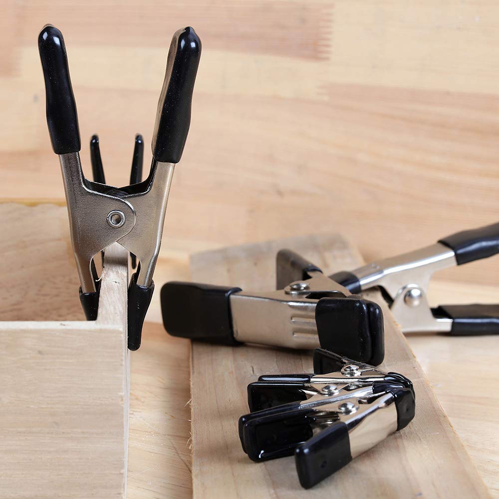 Amazon Basics nickel-coated steel construction for long-lasting strength.