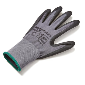 Amazon Basics nitrile coating delivers reliable grip in wet or dry conditions