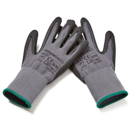 Amazon Basics touch-screen gloves allow device use without removing gloves