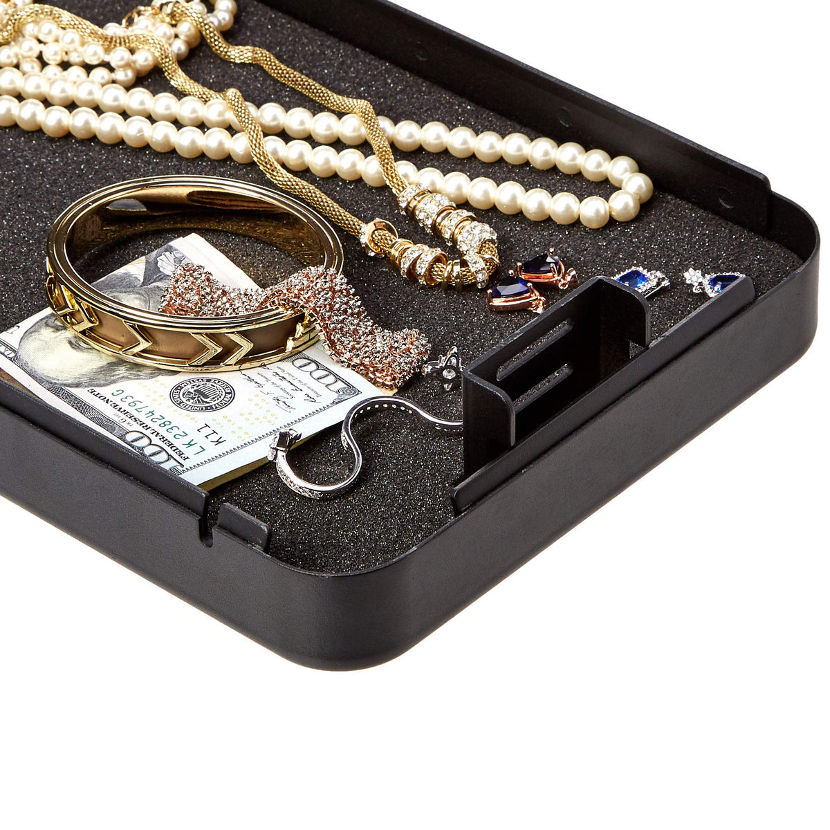 Amazon Basics XXL lock box close-up on zinc alloy combo lock for secure access