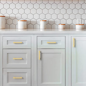 Amerdeco brushed gold cabinet pull, side profile, sleek silhouette.