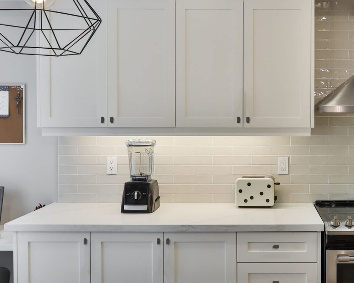 Amerdeco rectangle knob on dresser adds minimalist hardware.