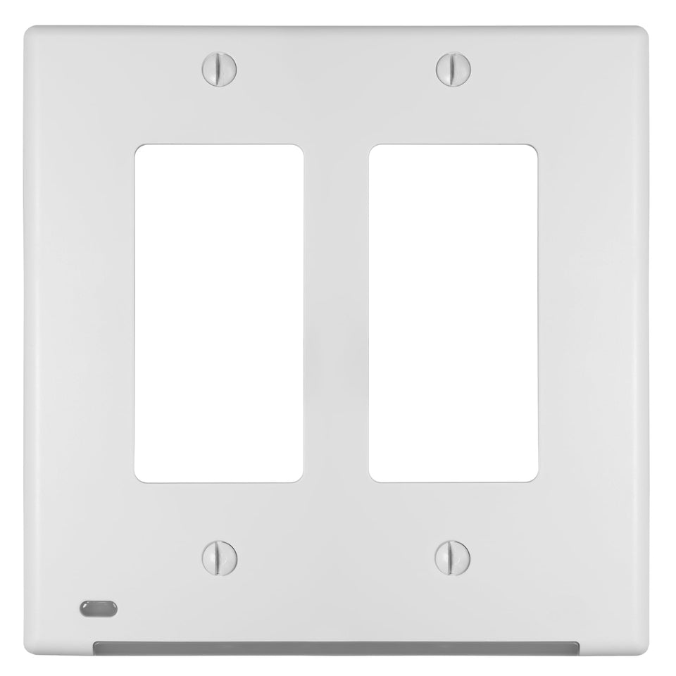 AMERELLE Universal Lumicover wallplate with night light guiding night use