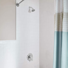American Standard Colony Pro polished chrome finish resists tarnish and scratches.