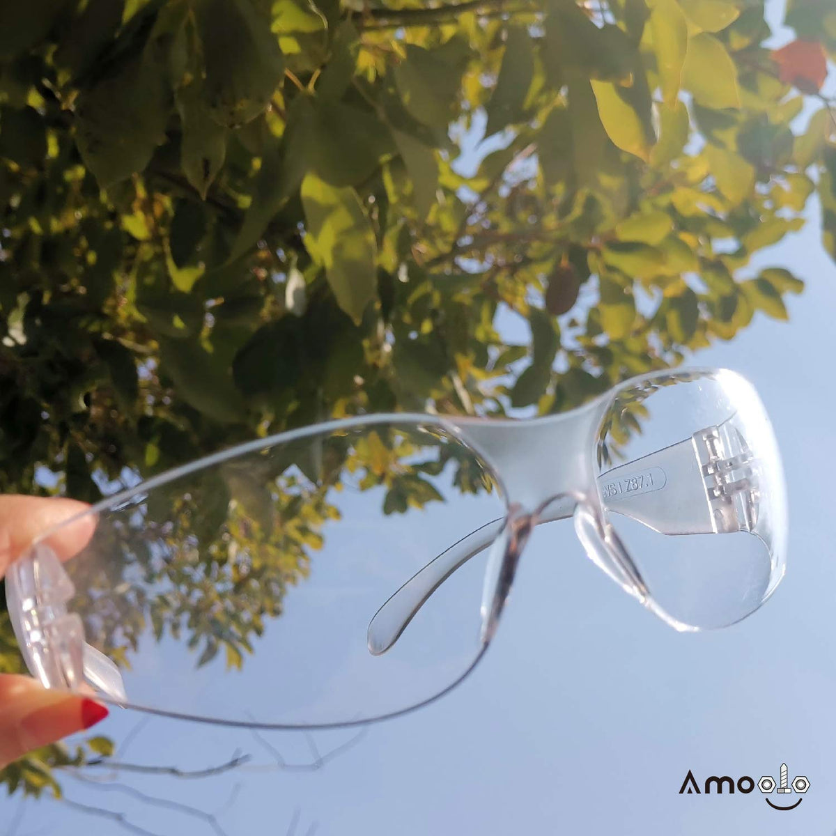 amoolo One-size-fits-most design fits adults and teens safely.