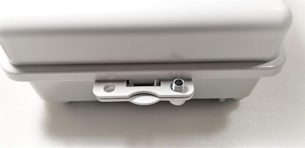 Amphenol Broadband enclosure dimensions 9x9x4 suited for compact spaces