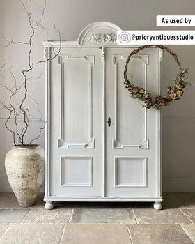 Old White layered over Paris Grey for a French-inspired look