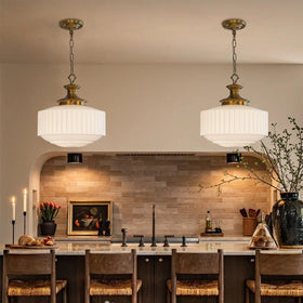 Aomuo 360-degree lighting covers islands and tables evenly