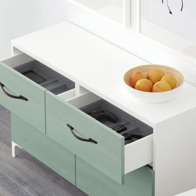 AOOTOCH 2792ORB drawer pull in-use view illustrates smooth operation on drawers