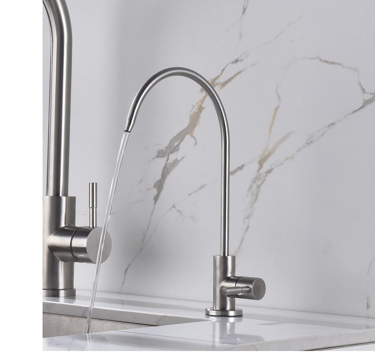 Apaix drinking water faucet in brushed stainless steel, durable and easy to clean.