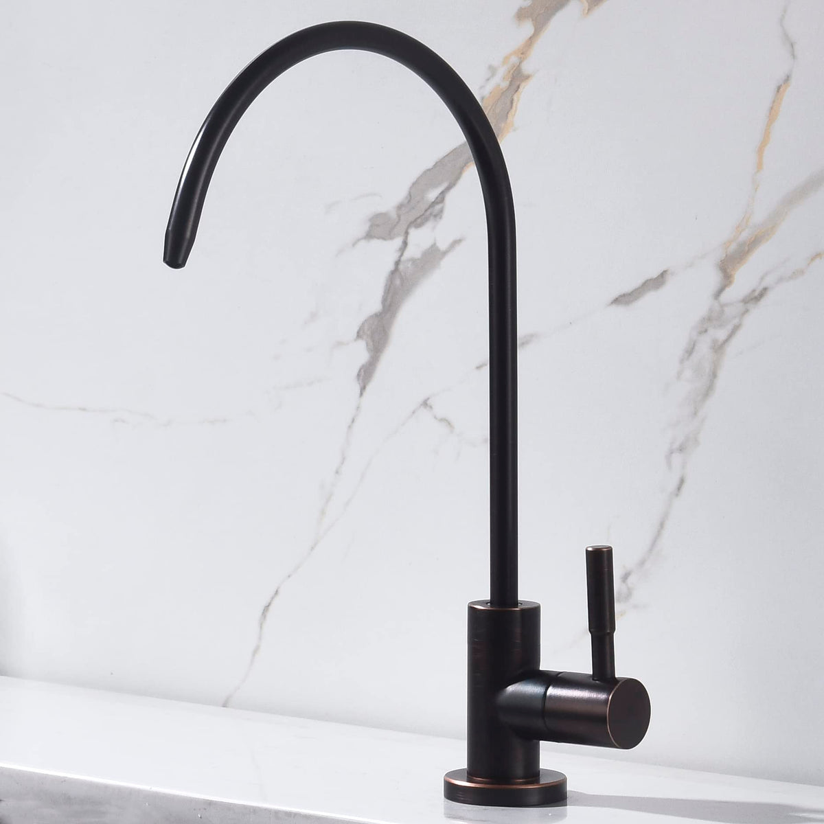 Apaix oil rubbed bronze finish resists fingerprints and water spots.