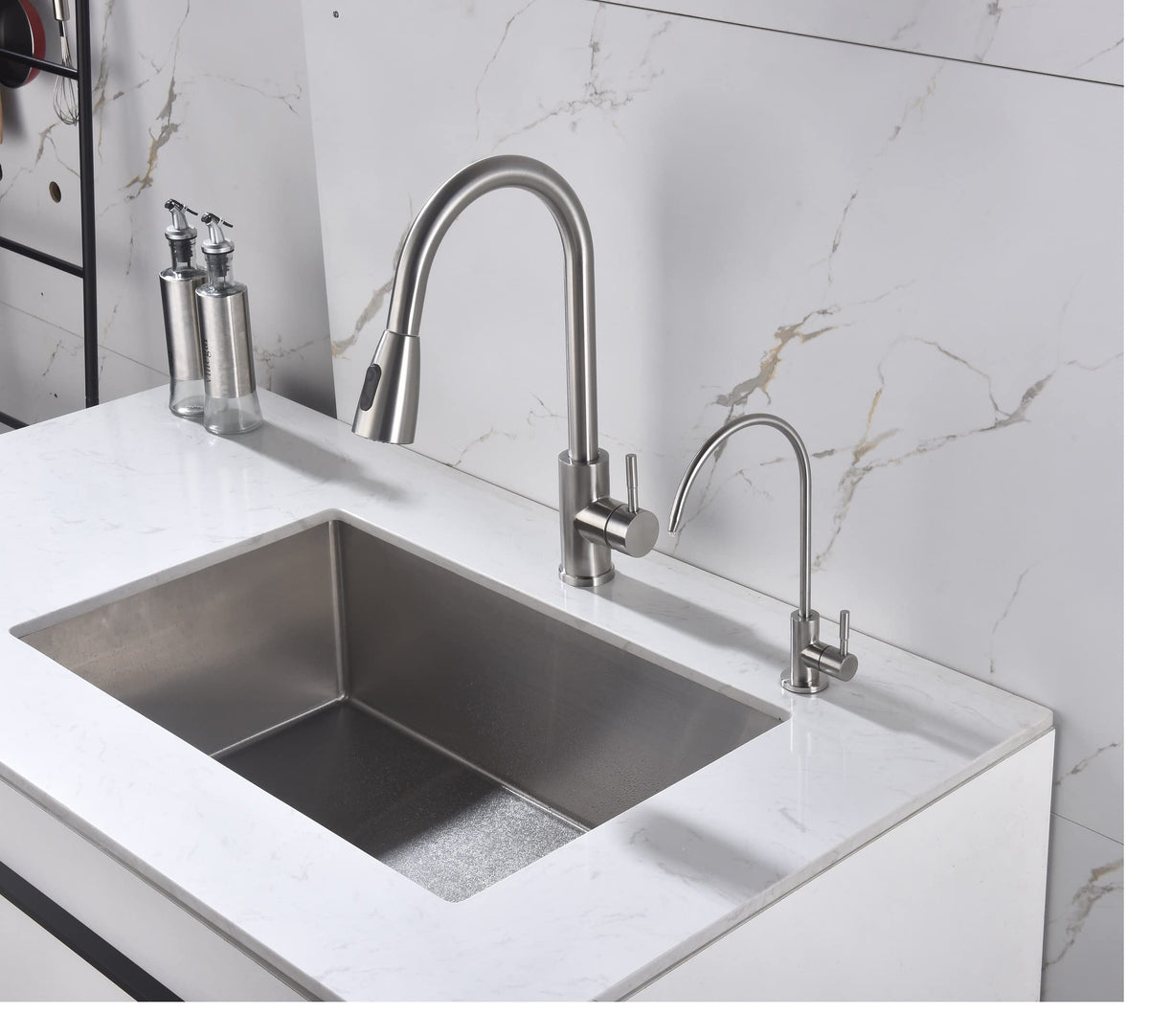 Apaix non-air gap faucet shown with RO setup for seamless filtration.