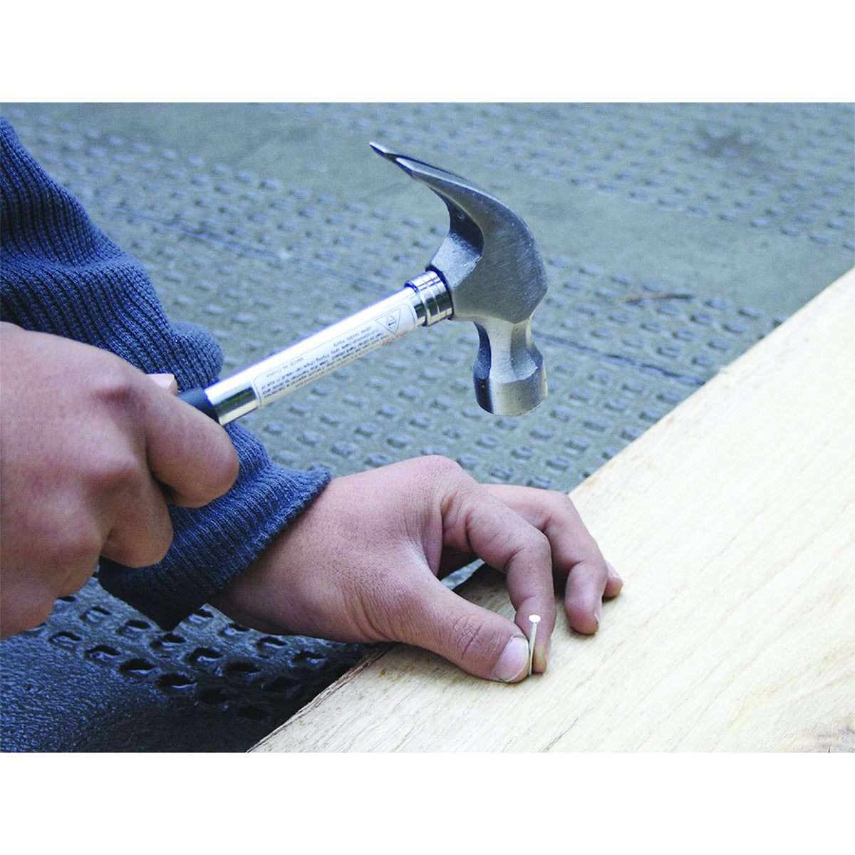 Apollo Tools Original 39-Piece Ratcheting Bit Driver enables quick screw work.