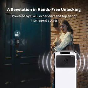 Aqara U400 touchscreen keypad close-up for keyless entry convenience.
