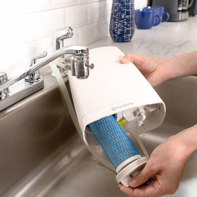 Aquasana countertop water filter AQ-4000 with replacement pack ready for installation