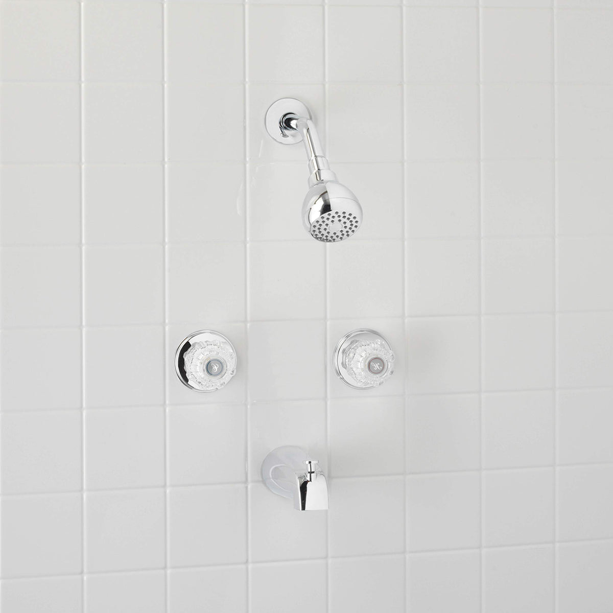 Aqua Vista diverter tub spout enabling easy bath-to-shower transitions